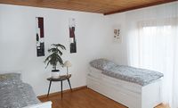 3-Bett-Zimmer-2_546x330