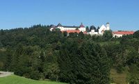 Schloss-Wolfegg-im-Sommer